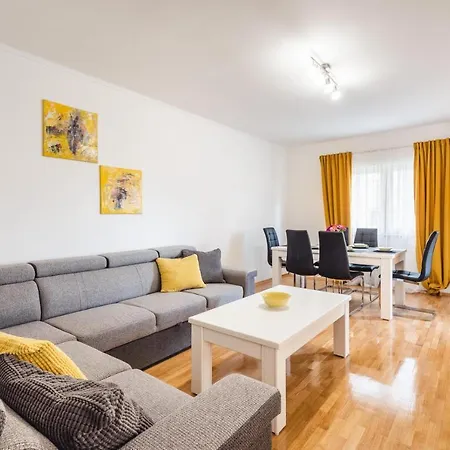 Angie In The Centre Of Apartment