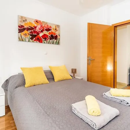 Angie In The Centre Of