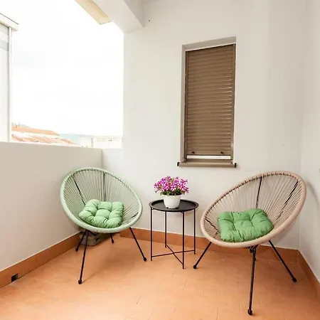 Angie In The Centre Of *