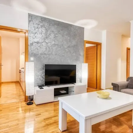 Angie In The Centre Of