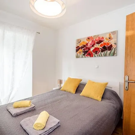 Angie In The Centre Of *