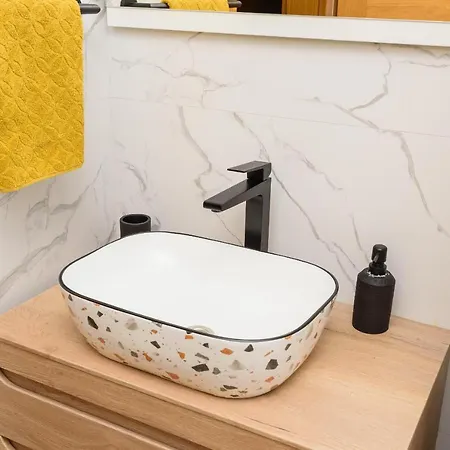 Angie In The Centre Of דירה